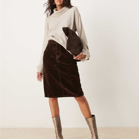 Noi Moda Dresses & Skirts - Chic Dark Brown Pencil Skirt